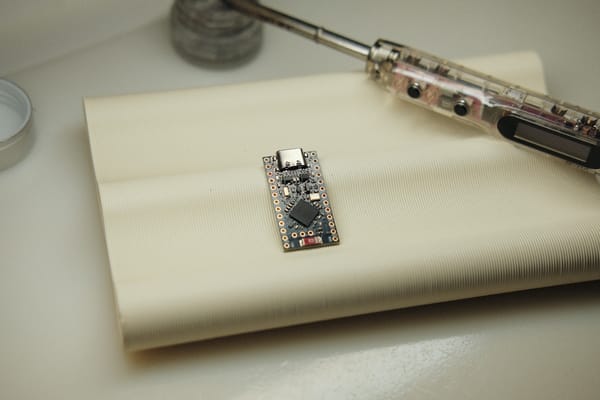 Supermini NRF52840 BLE Wireless Microcontroller Kit